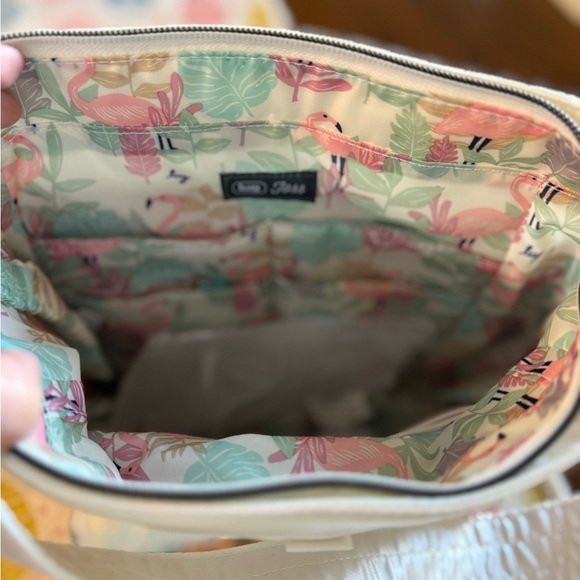 Lug - Picture 3 of 6